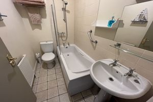 Annexe Bathroom- click for photo gallery